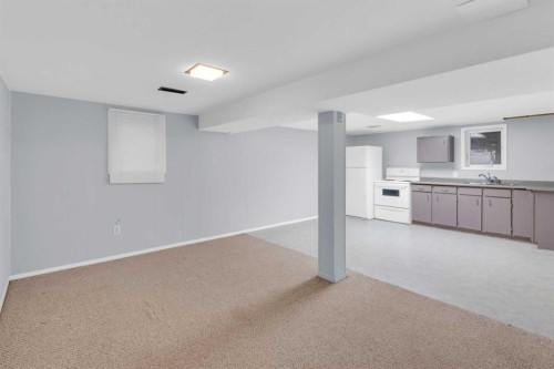 2412 22 Street Nw, Calgary, AB - Indoor