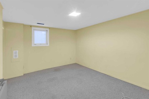 2412 22 Street Nw, Calgary, AB - Indoor Photo Showing Other Room