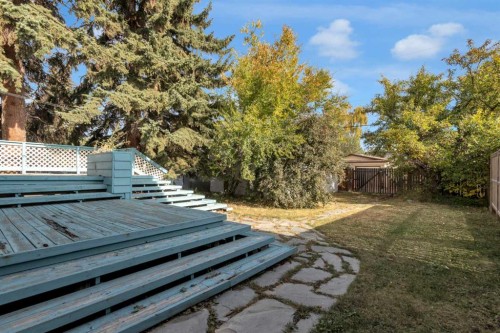 2412 22 Street Nw, Calgary, AB - Outdoor