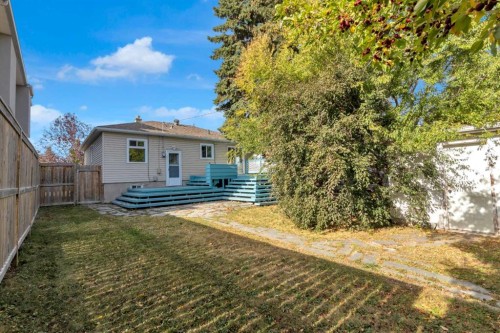 2412 22 Street Nw, Calgary, AB - Outdoor