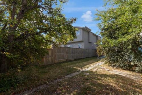 2412 22 Street Nw, Calgary, AB - Outdoor