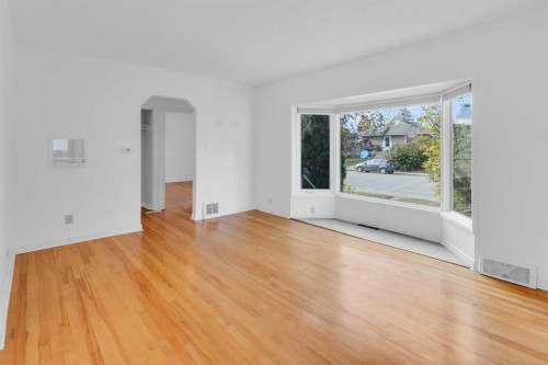 2412 22 Street Nw, Calgary, AB - Indoor