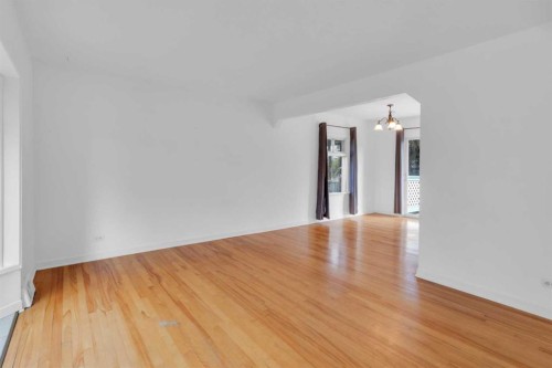 2412 22 Street Nw, Calgary, AB - Indoor Photo Showing Other Room