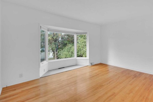 2412 22 Street Nw, Calgary, AB - Indoor Photo Showing Other Room