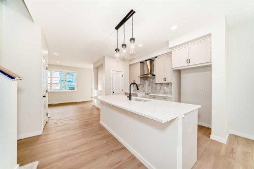 19750 Sheriff King Street Sw, Calgary, AB - Indoor Photo Showing Kitchen