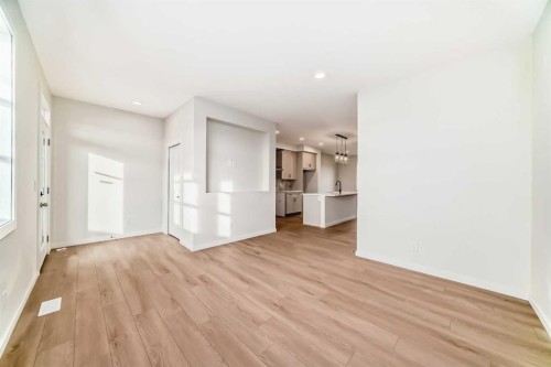 19750 Sheriff King Street Sw, Calgary, AB - Indoor Photo Showing Other Room