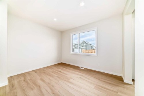 19750 Sheriff King Street Sw, Calgary, AB - Indoor Photo Showing Other Room