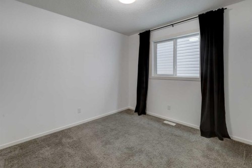 20 Nolancrest Green Nw, Calgary, AB - Indoor Photo Showing Other Room