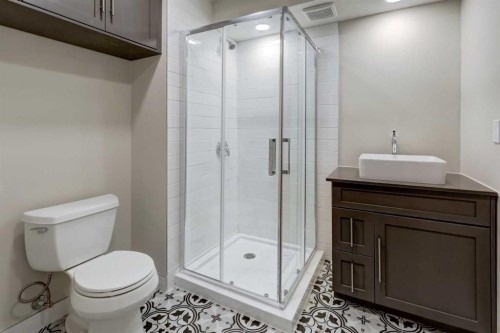 20 Nolancrest Green Nw, Calgary, AB - Indoor Photo Showing Bathroom