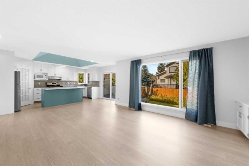 30 Hidden Circle Nw, Calgary, AB - Indoor