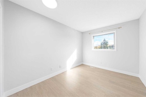 30 Hidden Circle Nw, Calgary, AB - Indoor Photo Showing Other Room