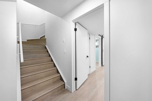 30 Hidden Circle Nw, Calgary, AB - Indoor Photo Showing Other Room