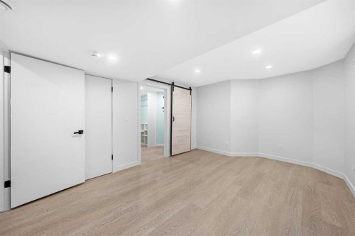 30 Hidden Circle Nw, Calgary, AB - Indoor Photo Showing Other Room