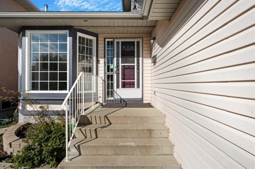 30 Hidden Circle Nw, Calgary, AB - Outdoor With Exterior