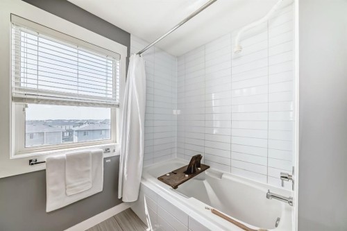 288 Rainbow Falls Green, Chestermere, AB - Indoor Photo Showing Bathroom