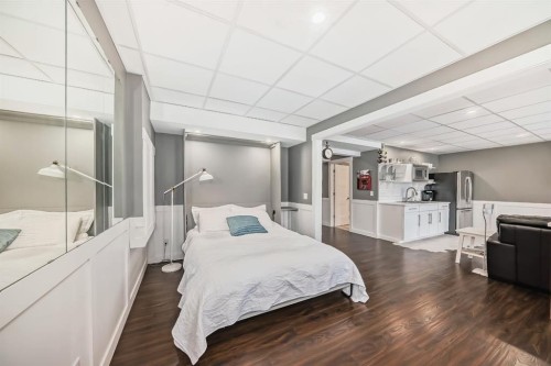 288 Rainbow Falls Green, Chestermere, AB - Indoor Photo Showing Bedroom