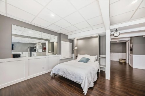 288 Rainbow Falls Green, Chestermere, AB - Indoor Photo Showing Bedroom