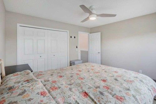 14 Everglen Manor Sw, Calgary, AB - Indoor Photo Showing Bedroom