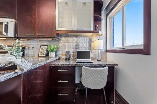 302-1709 19 Avenue Sw, Calgary, AB - Indoor Photo Showing Kitchen