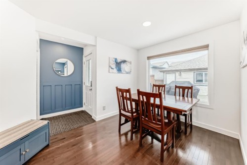182 Sunset Heights, Cochrane, AB - Indoor Photo Showing Dining Room