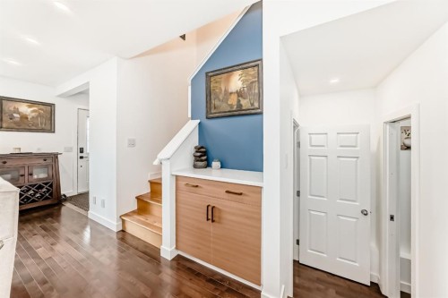 182 Sunset Heights, Cochrane, AB - Indoor Photo Showing Other Room