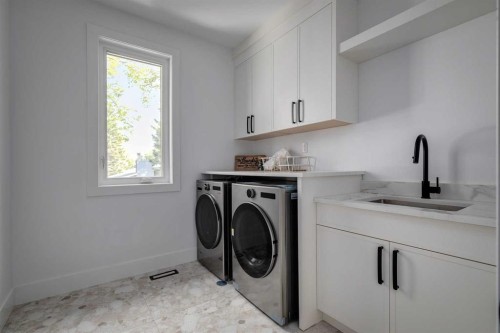 3444 Lane Crescent Sw, Calgary, AB - Indoor Photo Showing Laundry Room