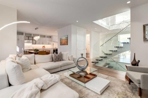 134 6 Avenue Nw, Calgary, AB - Indoor Photo Showing Living Room