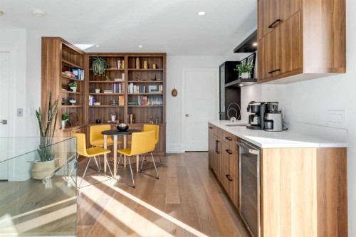 134 6 Avenue Nw, Calgary, AB - Indoor Photo Showing Kitchen