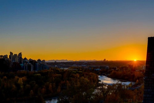 134 6 Avenue Nw, Calgary, AB - Outdoor With View
