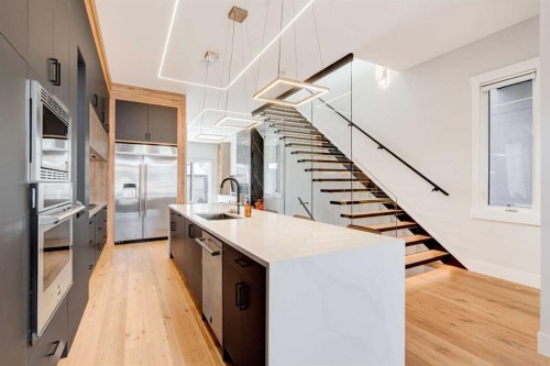 1902 13 Street Sw, Calgary, AB - Indoor Photo Showing Kitchen With Upgraded Kitchen