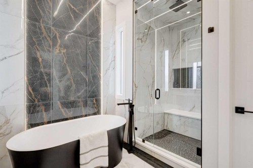 1902 13 Street Sw, Calgary, AB - Indoor Photo Showing Bathroom