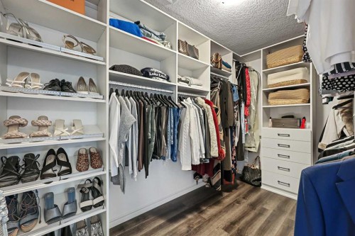 52 West Edge Road, Cochrane, AB - Indoor With Storage