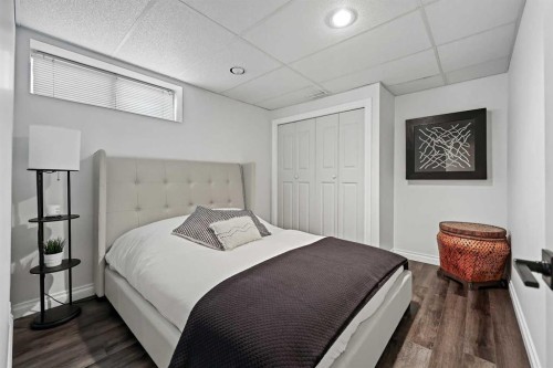 52 West Edge Road, Cochrane, AB - Indoor Photo Showing Bedroom