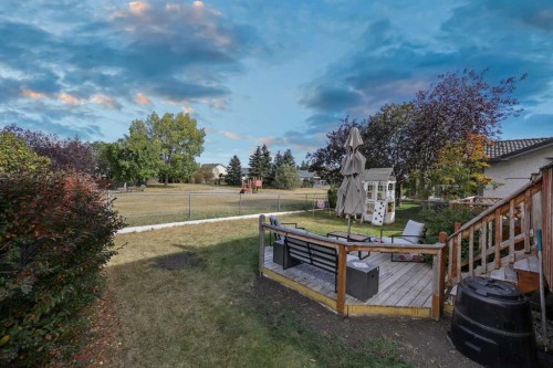 52 West Edge Road, Cochrane, AB - Outdoor