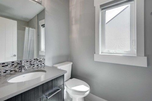 112 Burma Star Road Sw, Calgary, AB - Indoor Photo Showing Bathroom