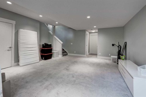 112 Burma Star Road Sw, Calgary, AB - Indoor