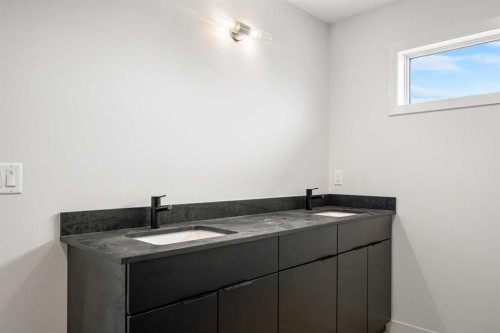 46 Heritage Heath, Cochrane, AB - Indoor Photo Showing Bathroom