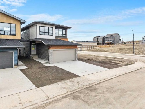 46 Heritage Heath, Cochrane, AB - Outdoor
