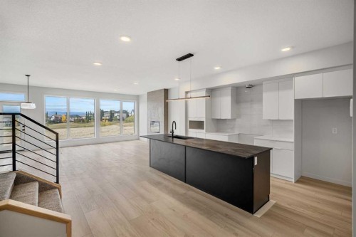 46 Heritage Heath, Cochrane, AB - Indoor Photo Showing Kitchen
