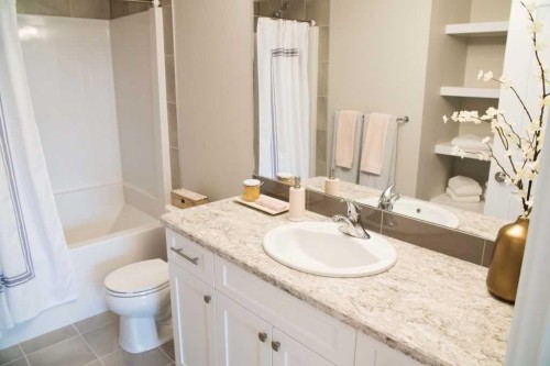 27 Heritage Heath, Cochrane, AB - Indoor Photo Showing Bathroom