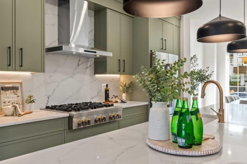 2015 34 Street Sw, Calgary, AB - Indoor Photo Showing Kitchen With Upgraded Kitchen