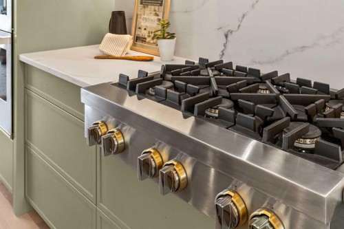 2015 34 Street Sw, Calgary, AB - Indoor Photo Showing Other Room