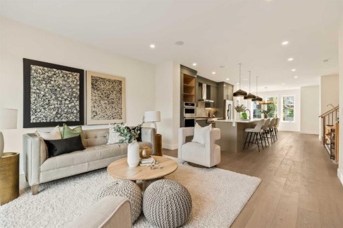 2015 34 Street Sw, Calgary, AB - Indoor Photo Showing Living Room