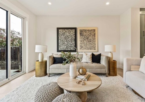 2015 34 Street Sw, Calgary, AB - Indoor Photo Showing Living Room