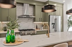 2015 34 Street SW Calgary, AB T3E 2V9