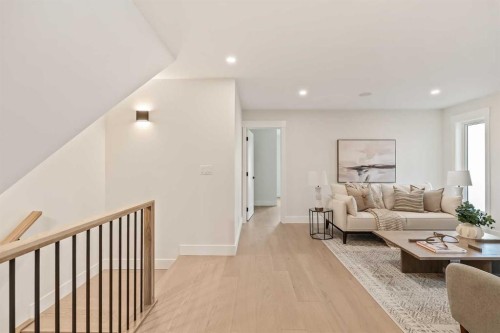 2015 34 Street Sw, Calgary, AB - Indoor Photo Showing Living Room