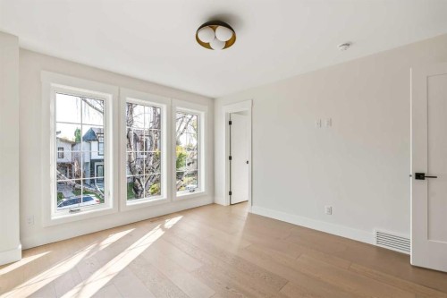 2015 34 Street Sw, Calgary, AB - Indoor Photo Showing Other Room