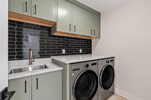 2015 34 Street Sw, Calgary, AB - Indoor Photo Showing Laundry Room