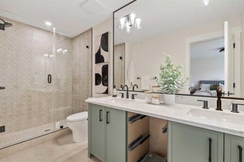 2015 34 Street Sw, Calgary, AB - Indoor Photo Showing Bathroom