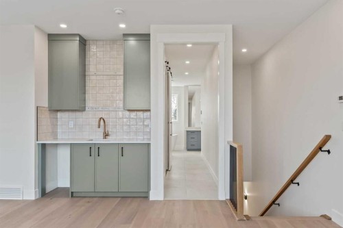 2015 34 Street Sw, Calgary, AB - Indoor Photo Showing Other Room